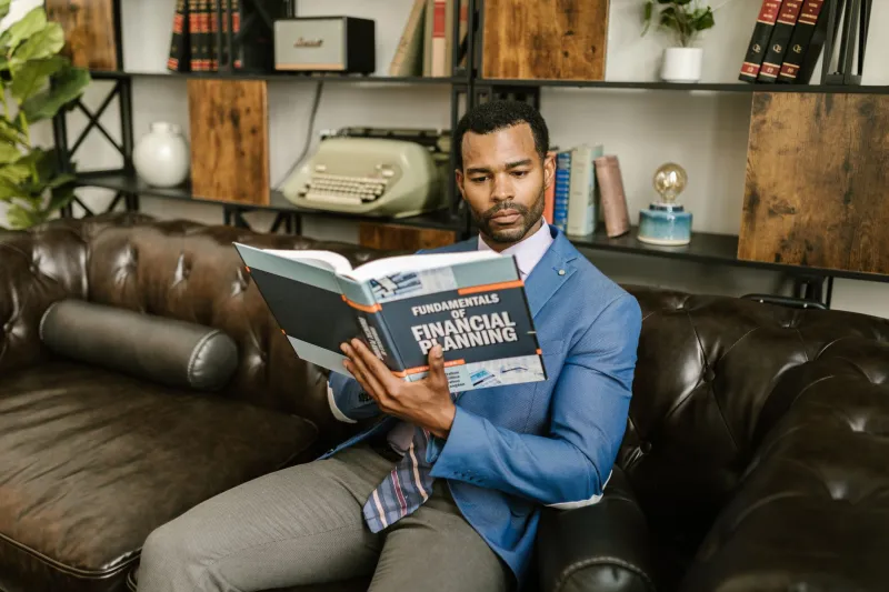 The Advisor Behind the Author: What Executives Should Know About Coached Business Books